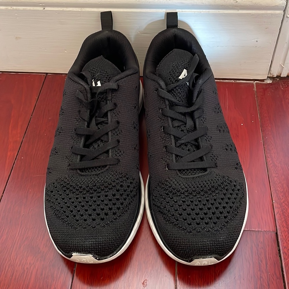APL: Women’s Techloom Pro Sneakers - Black Size 7.5 (Eur 38)
